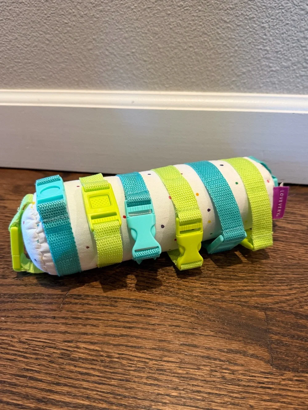 LOVEVERY Buckle and Clip Toy